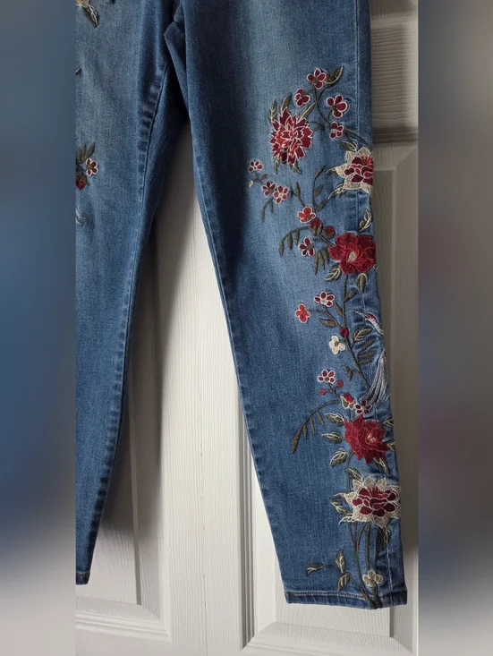 Nanette Nanette Lepore High Rise Skinny Jeans w Floral Embroidery Size 6 - Picture 6 of 14